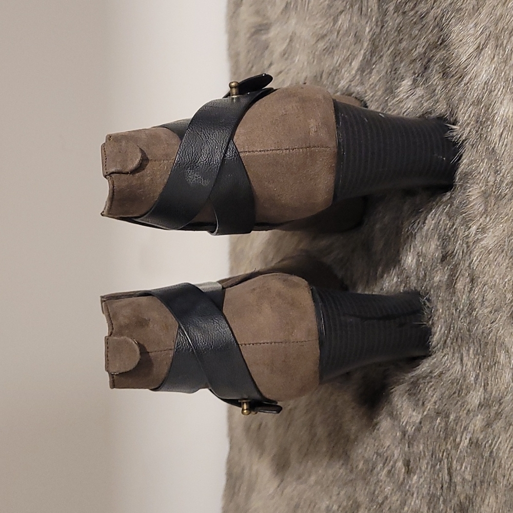 Brown booties - Picture 3 of 5